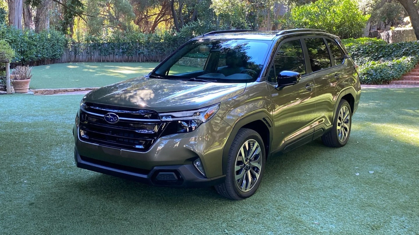 2025-subaru-forester-hybrid