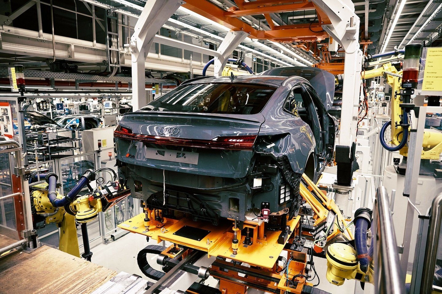audi-q8-e-tron-production-end-europe